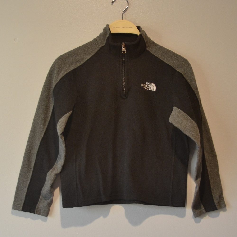 The North Face Boy's Black Pullover size M